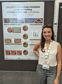 Johanna Ottenbreit presenting a poster at the Annual Meeting of the Ecological Society of Germany, Austria and Switzerland, on 12th September 2023.